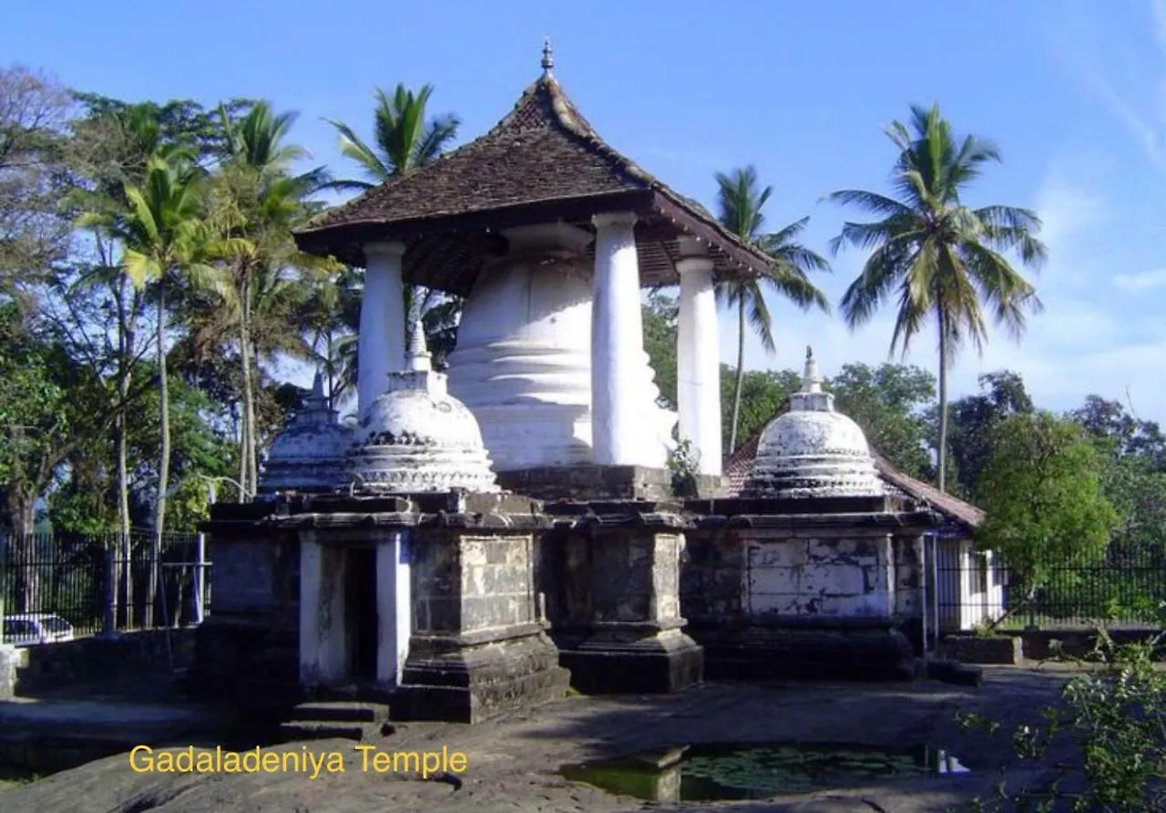 Kandyan Lounge Kiribathkumbura